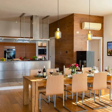 Brightline 8, Emma * Todi