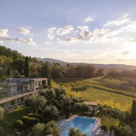 Villa Brightline 8, Emma Todi