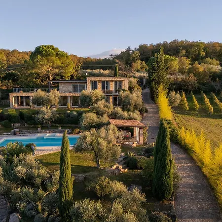 Brightline 8, Emma Todi