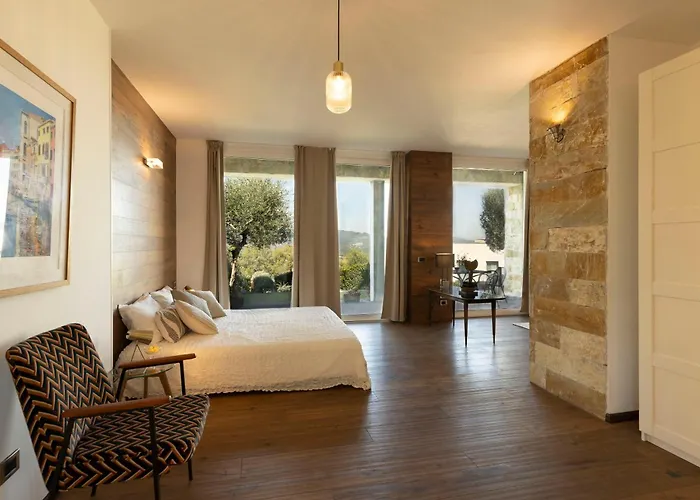 Brightline 8, Emma * Todi