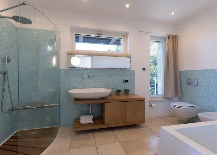 Brightline 8, Emma *