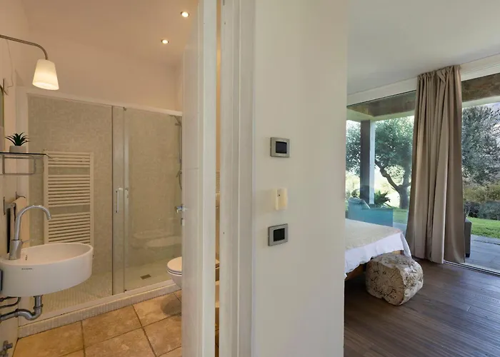 Brightline 8, Emma *