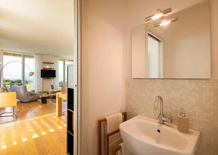 Brightline 8, Emma *