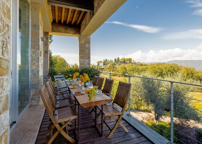 Brightline 8, Emma Todi