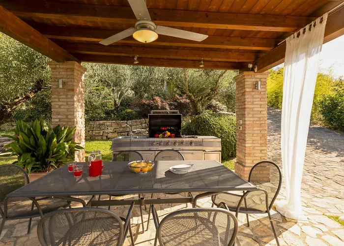 Brightline 8, Emma *