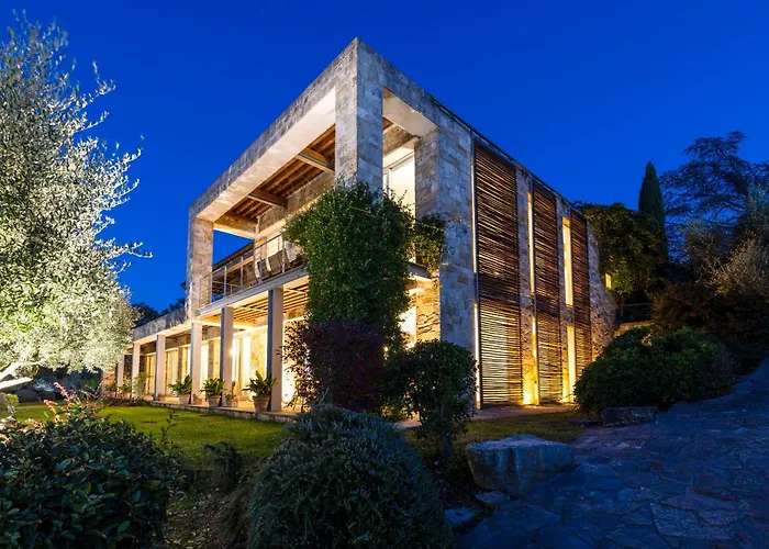 Villa Brightline 8, Emma *