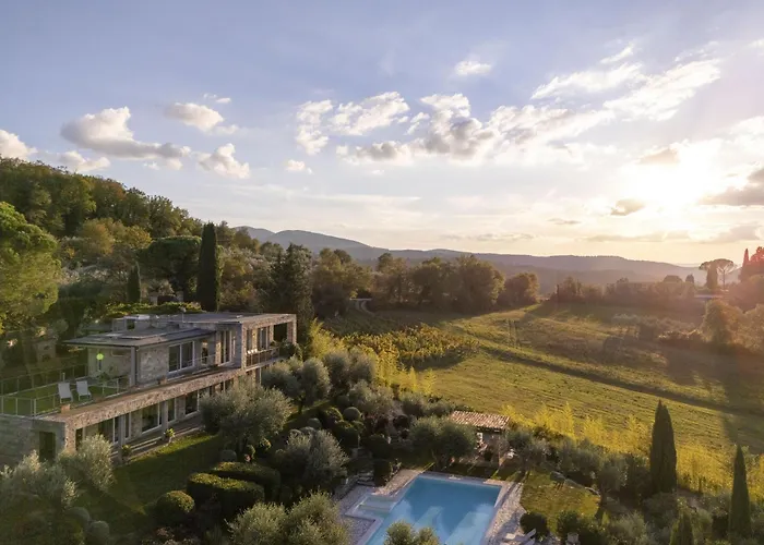 Villa Brightline 8, Emma Todi